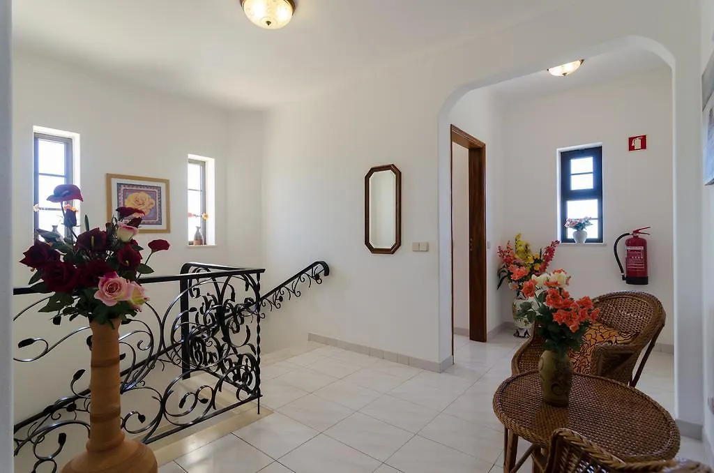 Villa Larotil Lagoa  0*, Lagoa (Algarve)